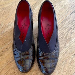 Pas De Rouge Reptile Embossed Brown Heels, size EU 37, US 6.5